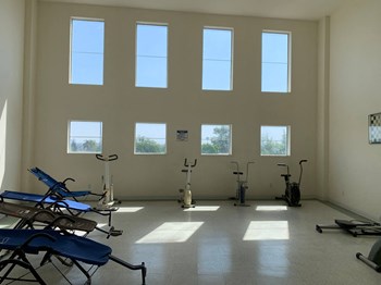 Fitness center at Harvard Yard and Glenmary Apartments in Los Angeles CA